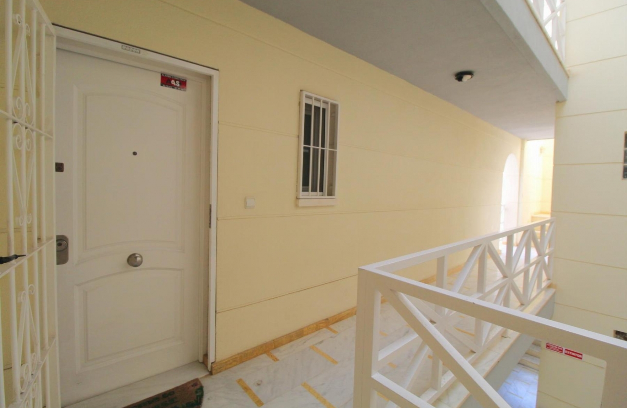 Resale - Apartment - Torrevieja - La Veleta