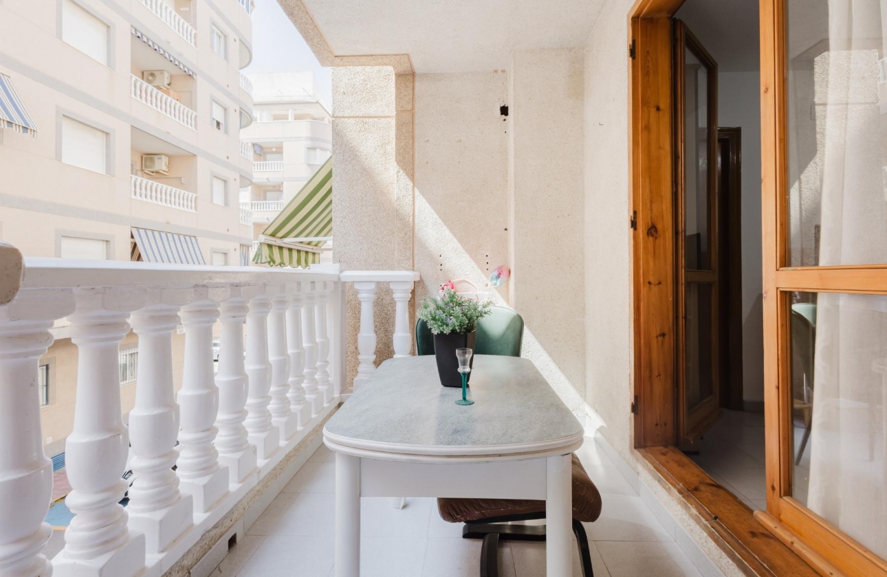 Wiederverkauf - Wohnung - Torrevieja - Playa de La Acequion