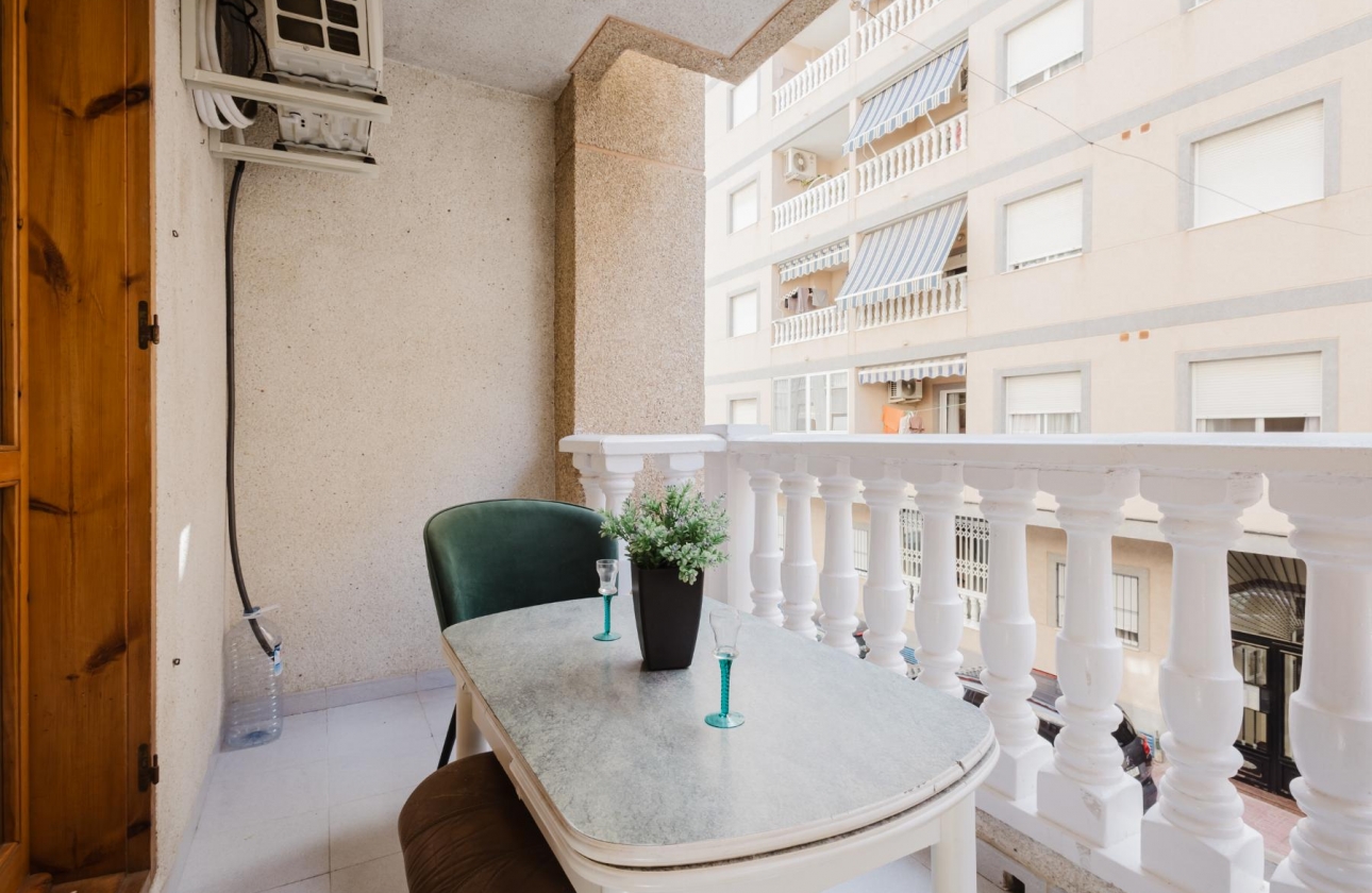 Wiederverkauf - Wohnung - Torrevieja - Playa de La Acequion