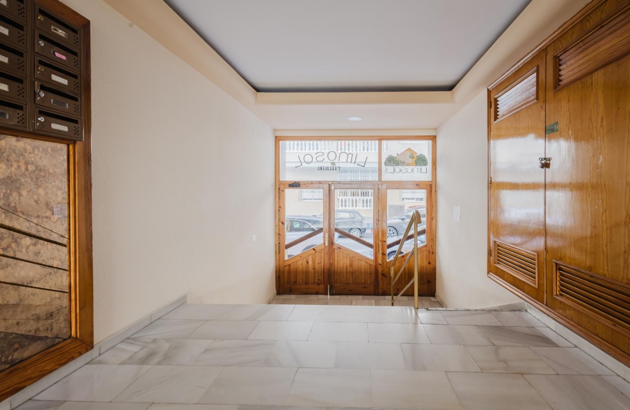 Wiederverkauf - Wohnung - Torrevieja - Playa de La Acequion