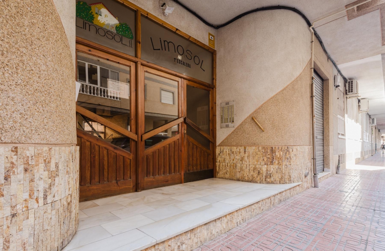 Wiederverkauf - Wohnung - Torrevieja - Playa de La Acequion