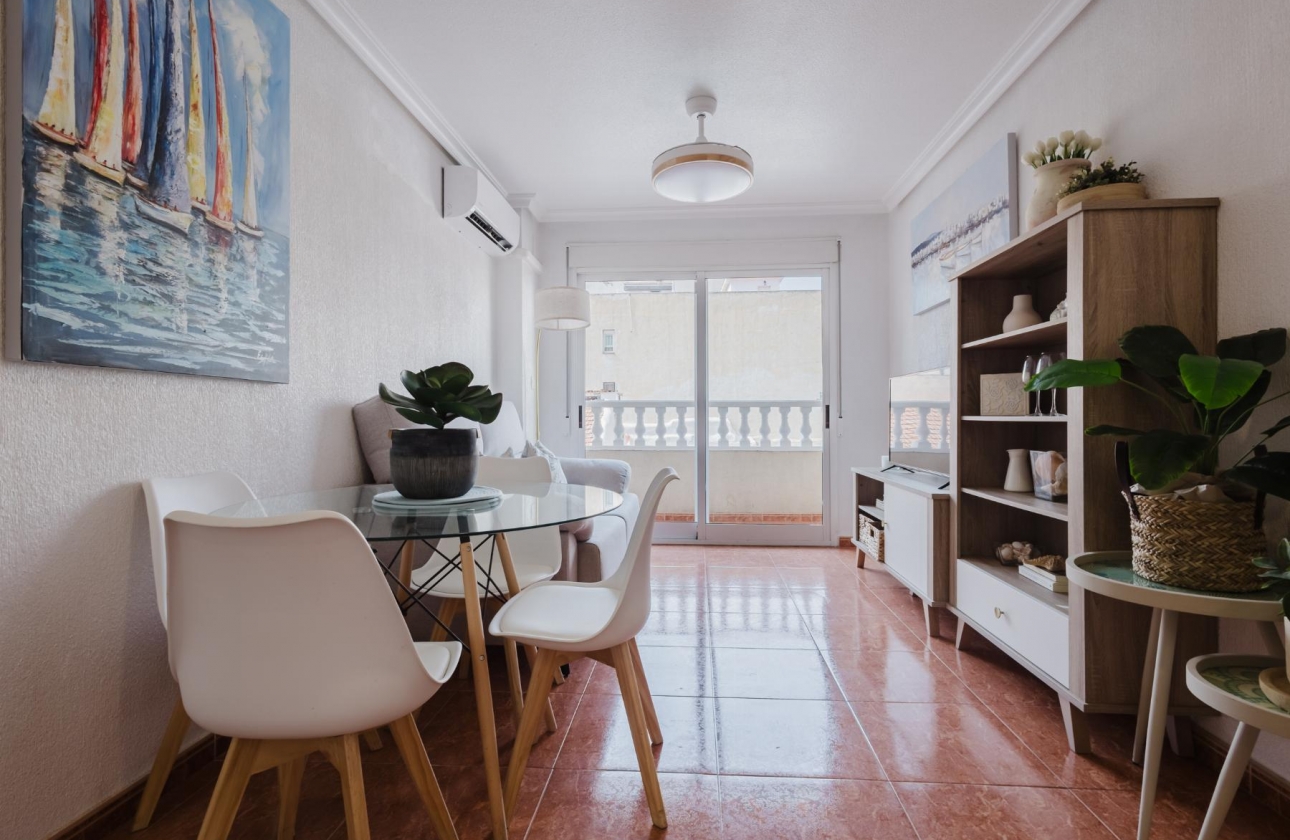 Resale - Apartment - Torrevieja - Centro