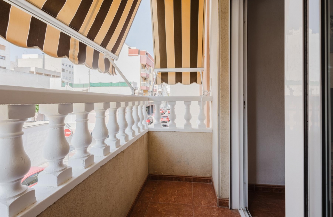 Resale - Apartment - Torrevieja - Centro