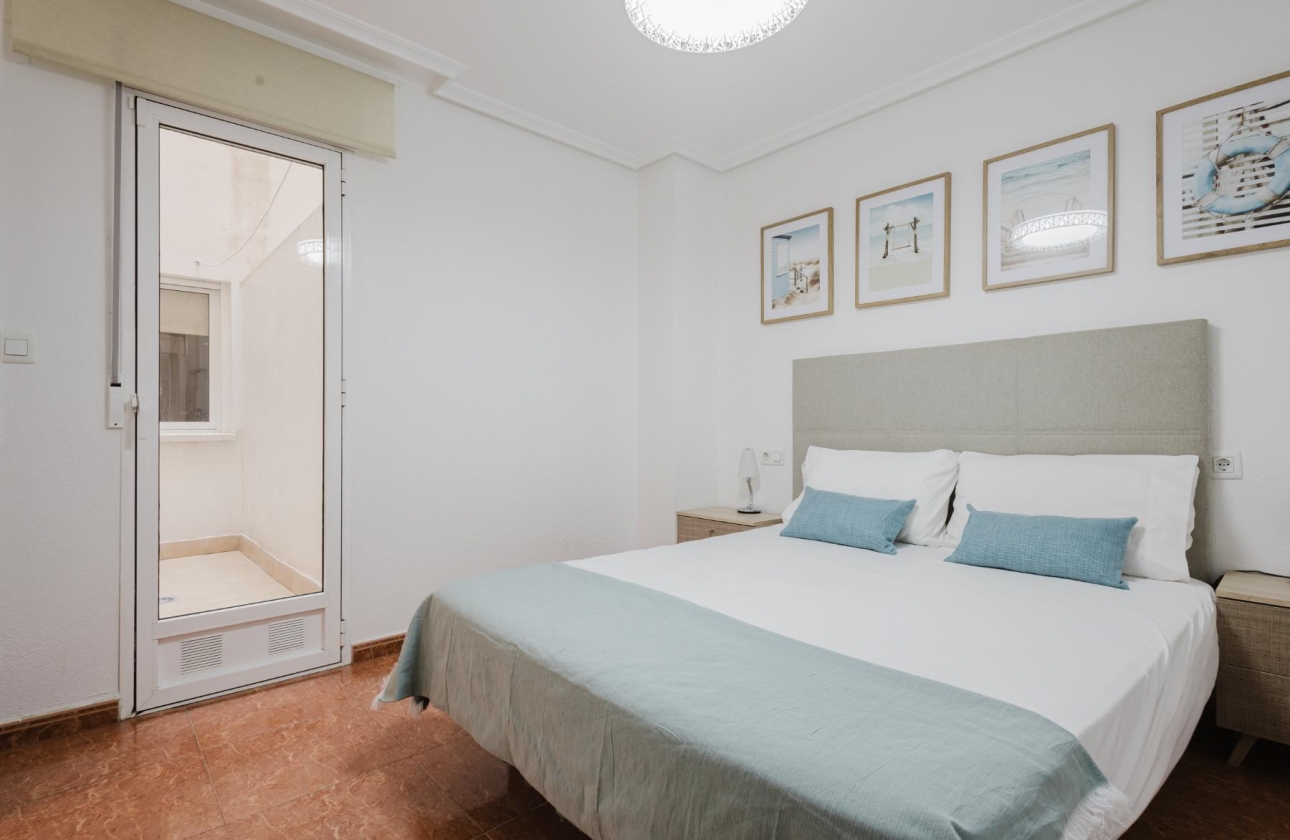 Resale - Apartment - Torrevieja - Centro