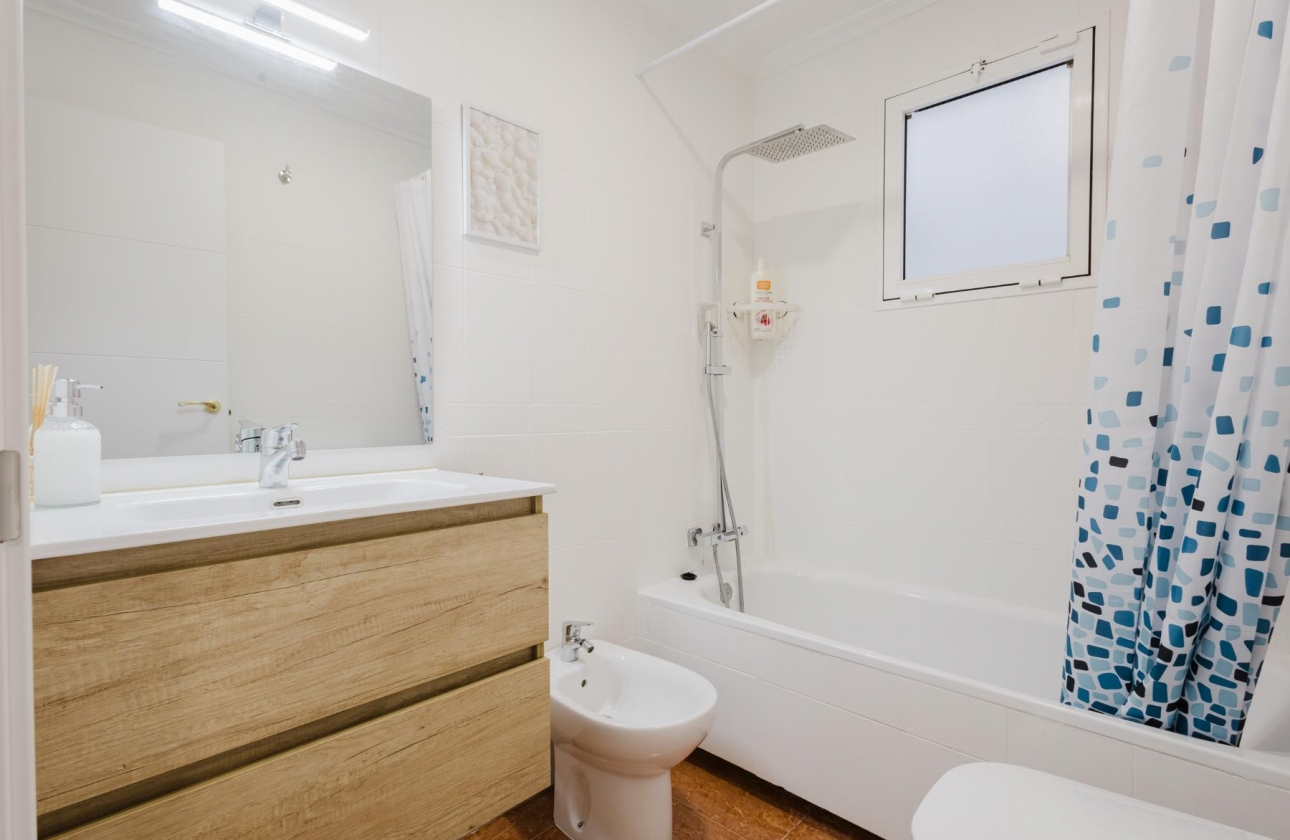 Resale - Apartment - Torrevieja - Centro