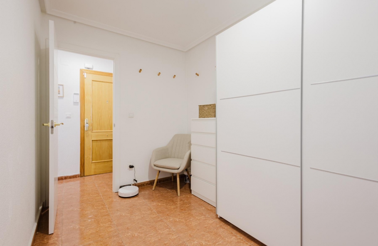 Resale - Apartment - Torrevieja - Centro