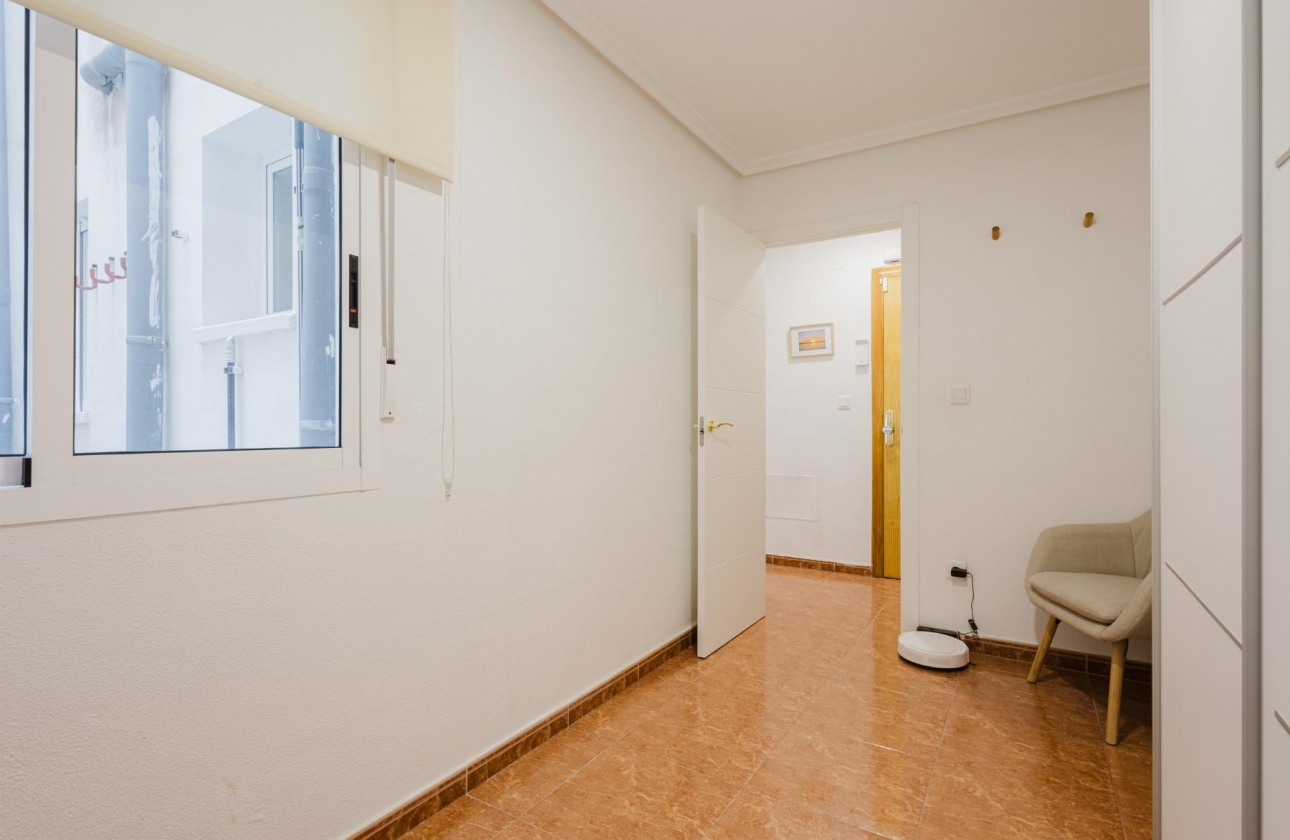 Resale - Apartment - Torrevieja - Centro