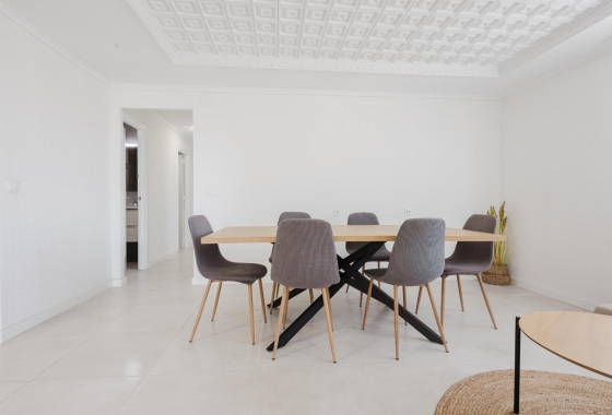 Resale - Apartment - Torrevieja - Playa del Acequión