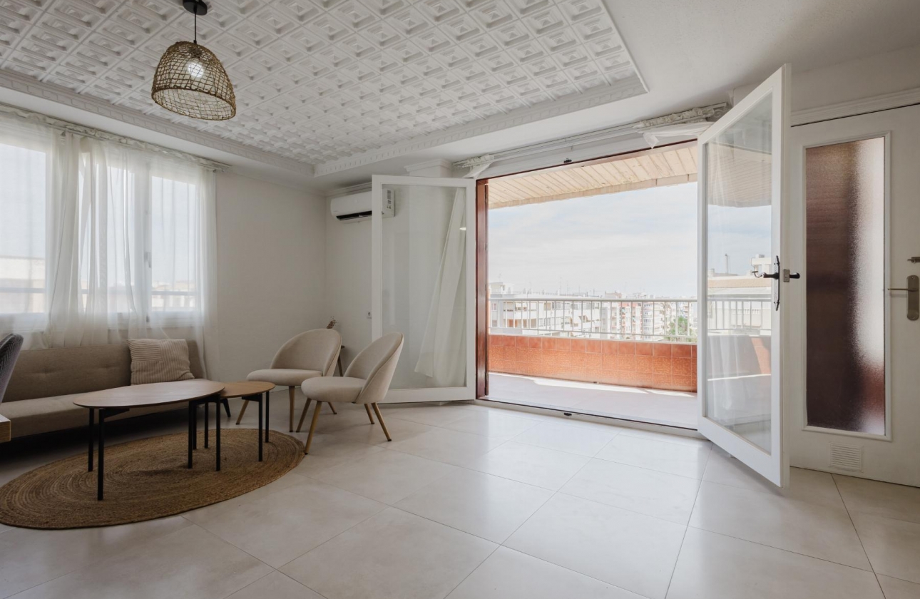 Resale - Apartment - Torrevieja - Playa del Acequión