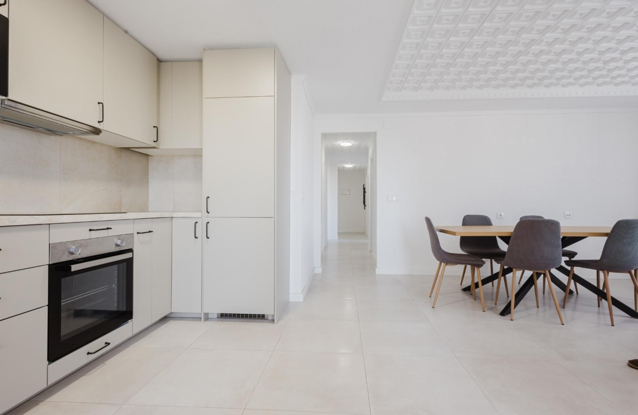 Resale - Apartment - Torrevieja - Playa del Acequión