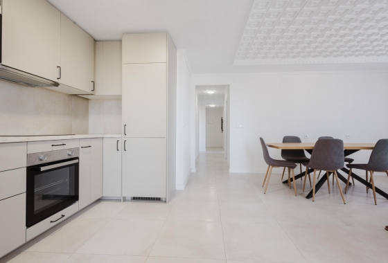 Resale - Apartment - Torrevieja - Playa del Acequión