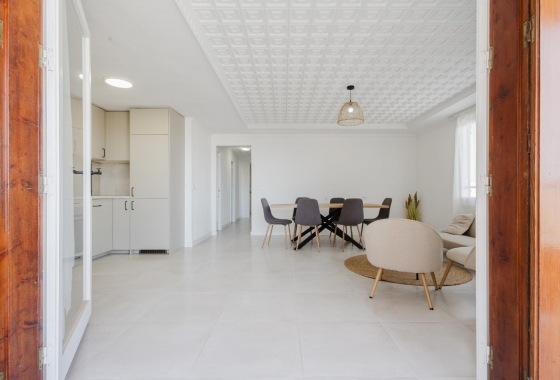 Resale - Apartment - Torrevieja - Playa del Acequión