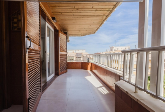 Resale - Apartment - Torrevieja - Playa del Acequión