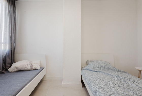 Resale - Apartment - Torrevieja - Playa del Acequión