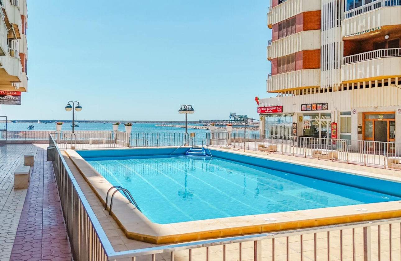 Resale - Apartment - Torrevieja - Playa del Acequión
