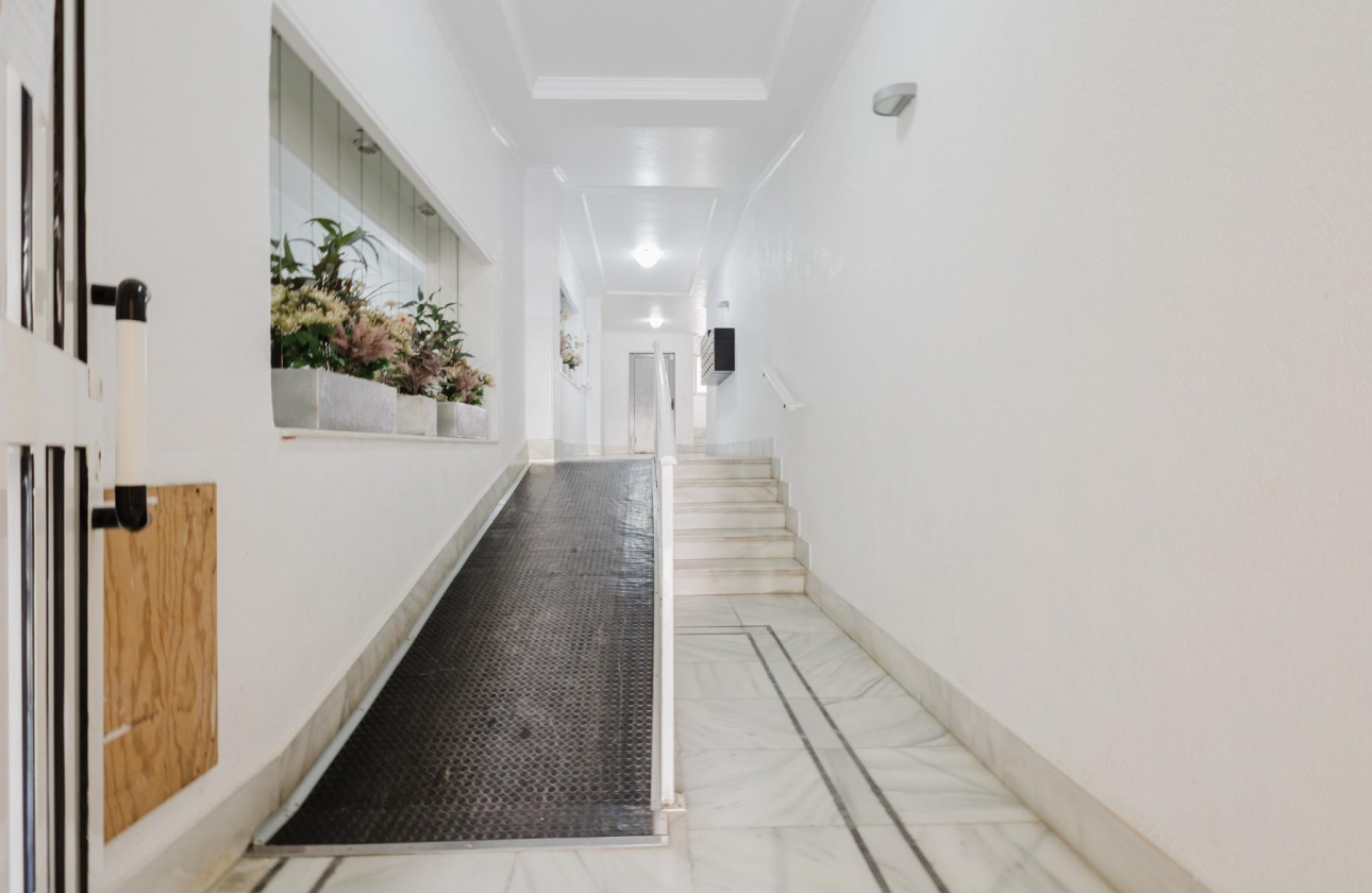 Wiederverkauf - Wohnung - Torrevieja - Playa de los Náufragos