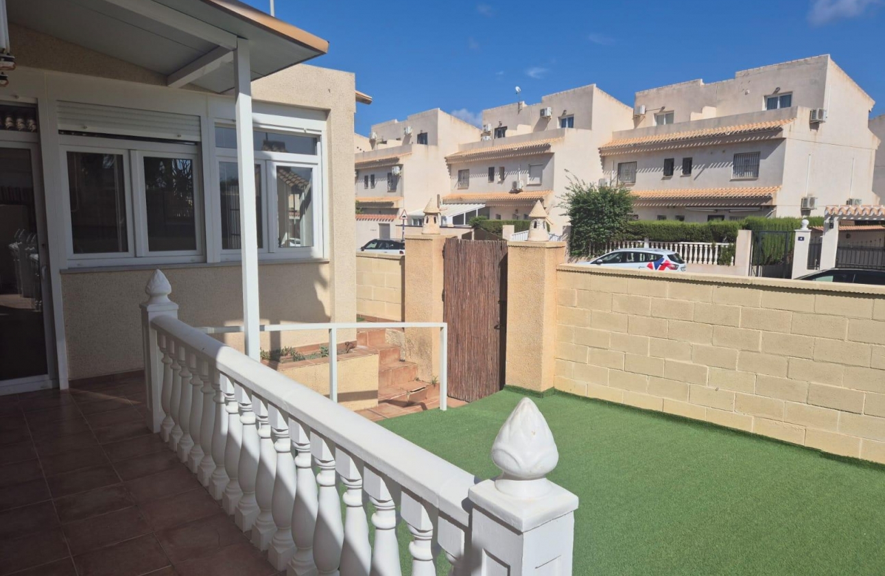 Wiederverkauf - Casa - Orihuela Costa - La Zenia- Orihuela costa