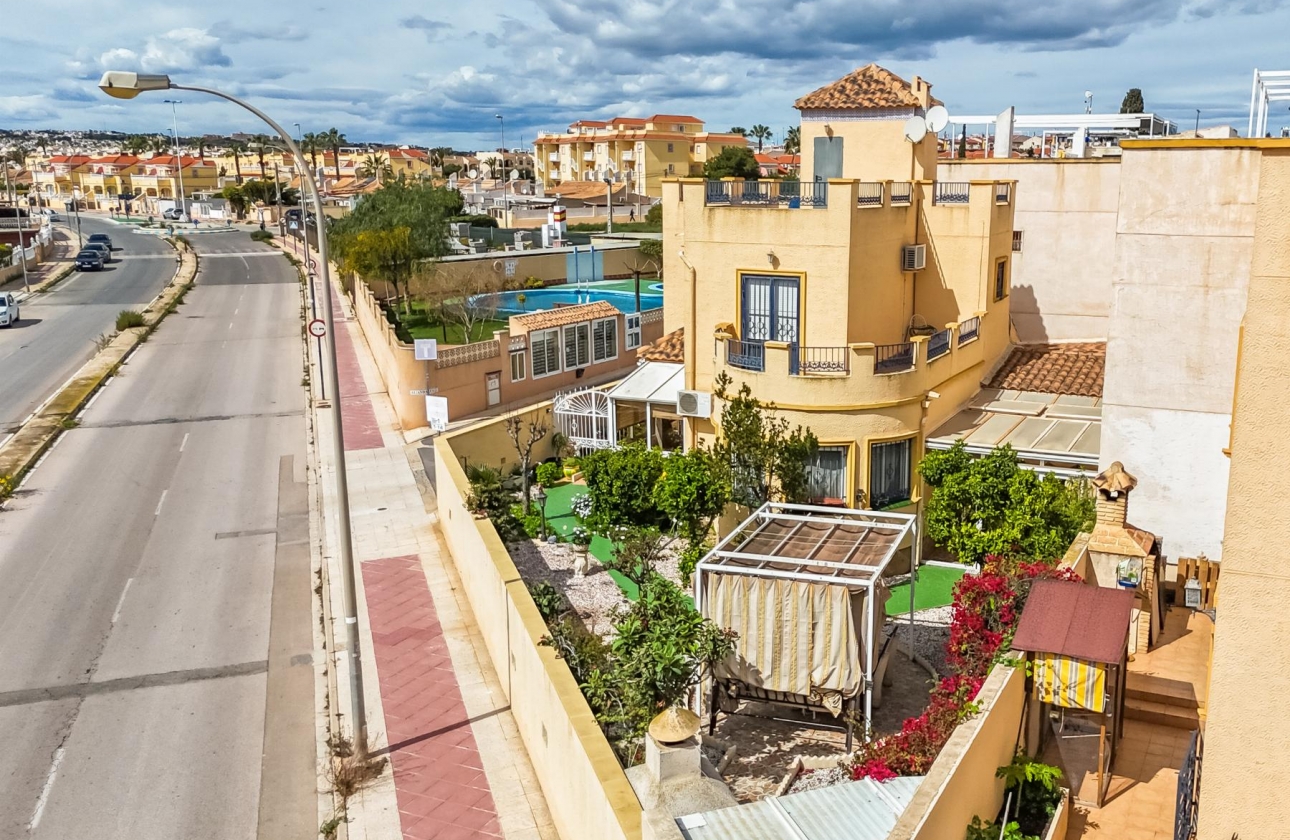 Wiederverkauf - Villa - Orihuela Costa - La Zenia- Orihuela costa
