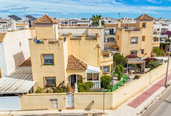 Wiederverkauf - Villa - Orihuela Costa - La Zenia- Orihuela costa