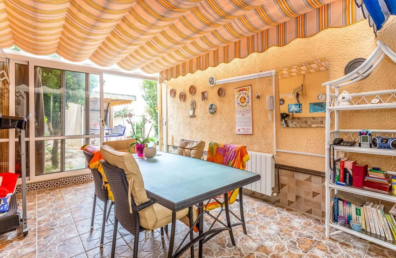 Wiederverkauf - Villa - Orihuela Costa - La Zenia- Orihuela costa