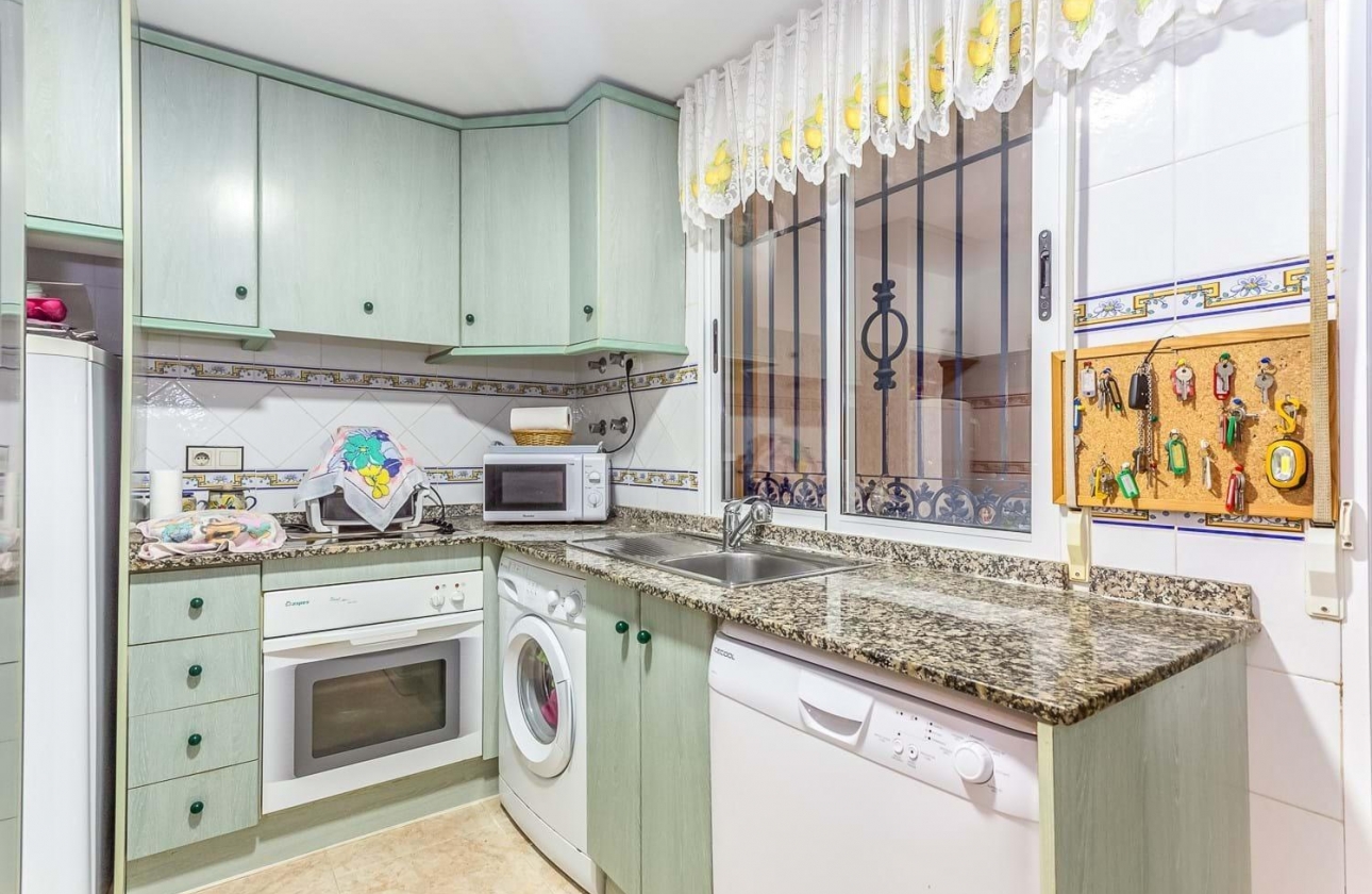 Wiederverkauf - Villa - Orihuela Costa - La Zenia- Orihuela costa