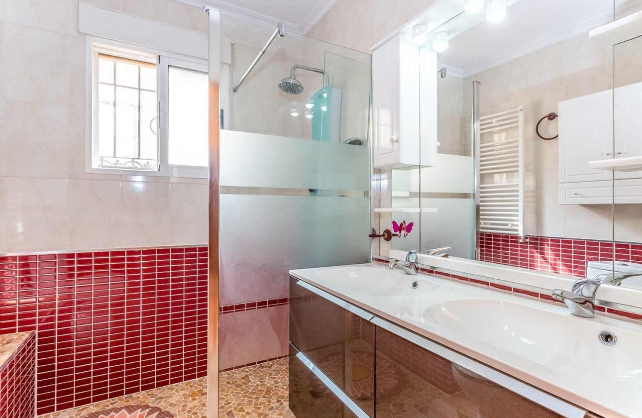 Wiederverkauf - Villa - Orihuela Costa - La Zenia- Orihuela costa