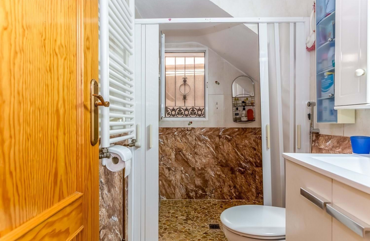 Wiederverkauf - Villa - Orihuela Costa - La Zenia- Orihuela costa