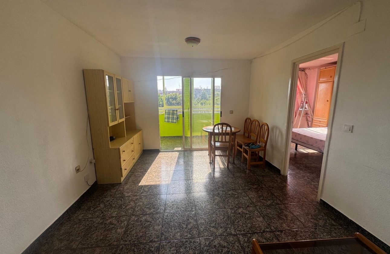 Resale - Apartment - Torrevieja - Playa del Acequión