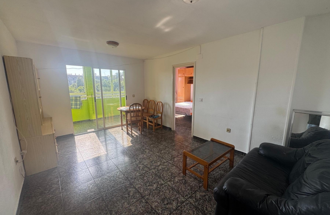 Resale - Apartment - Torrevieja - Playa del Acequión