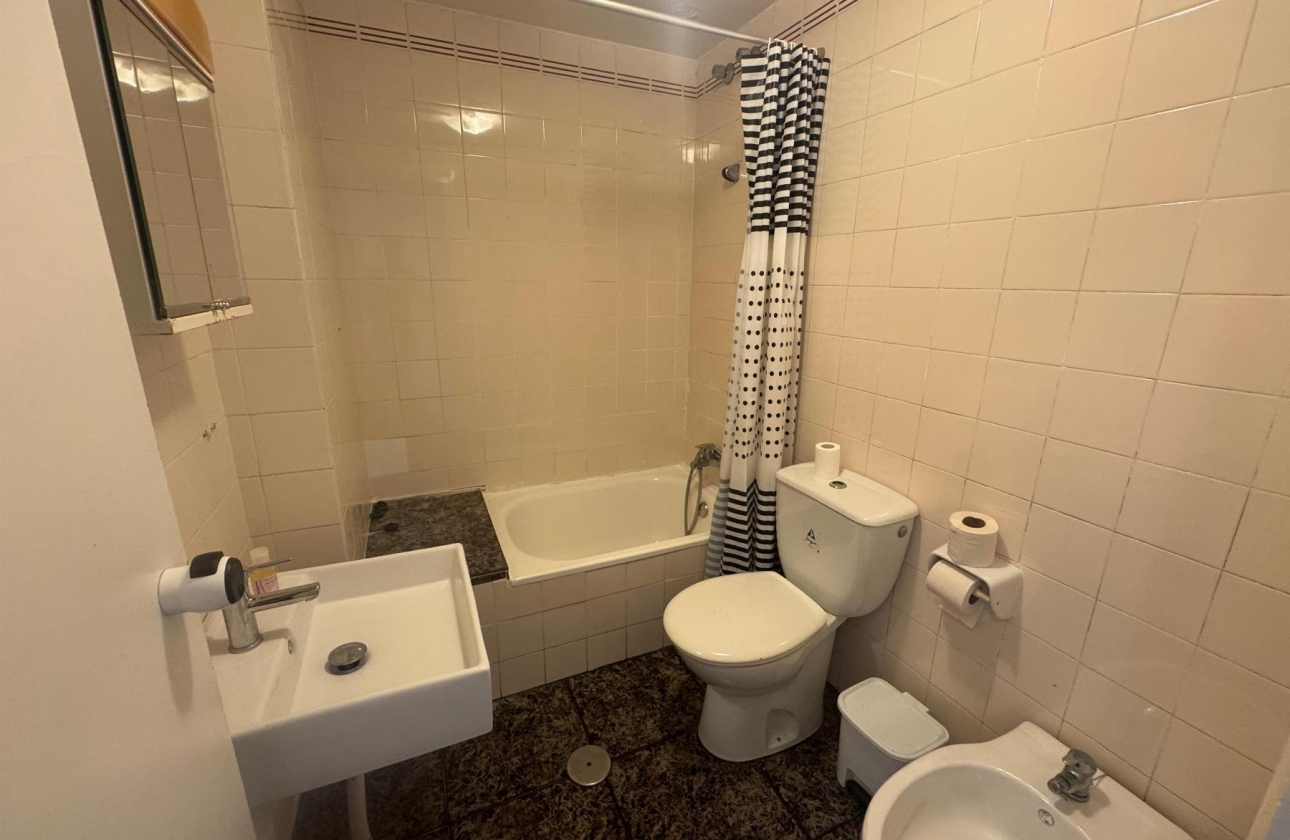 Resale - Apartment - Torrevieja - Playa del Acequión