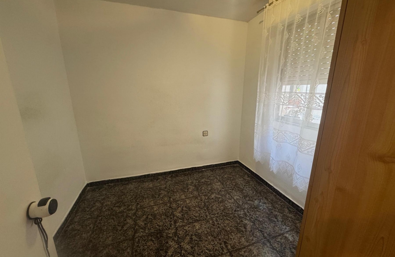 Resale - Apartment - Torrevieja - Playa del Acequión