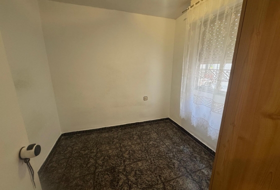 Resale - Apartment - Torrevieja - Playa del Acequión
