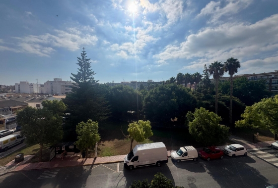 Resale - Apartment - Torrevieja - Playa del Acequión