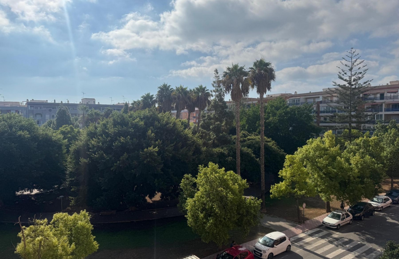 Resale - Apartment - Torrevieja - Playa del Acequión