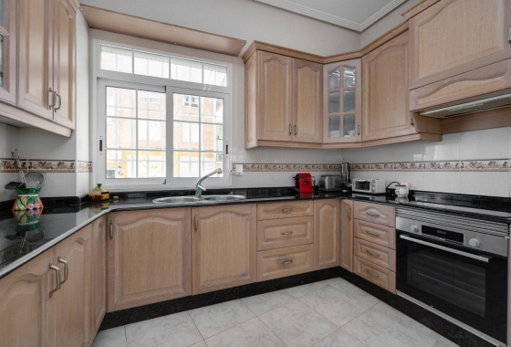 Wiederverkauf - Wohnung - Torrevieja - Playa del Acequión