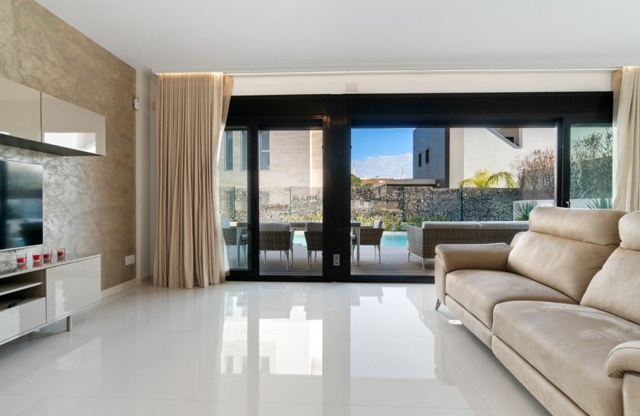 Wiederverkauf - Villa - Orihuela Costa - Agua Marina