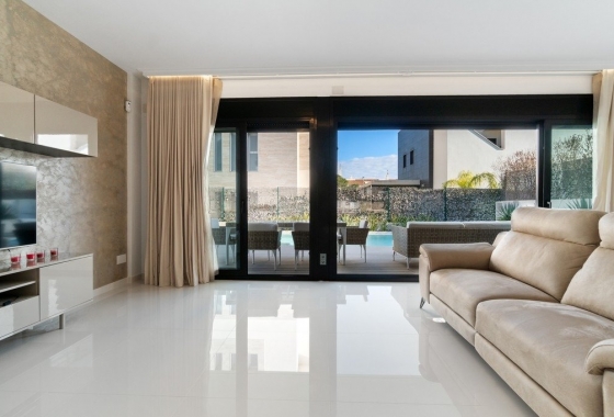 Wiederverkauf - Villa - Orihuela Costa - Agua Marina