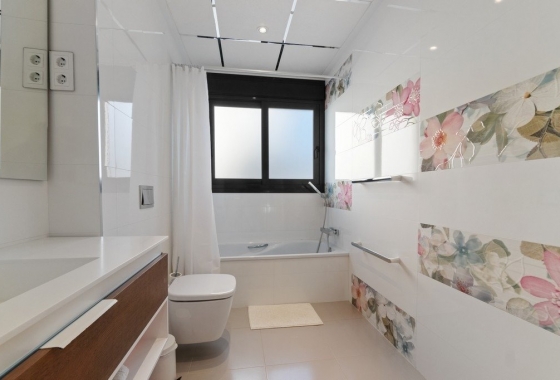 Wiederverkauf - Villa - Orihuela Costa - Agua Marina