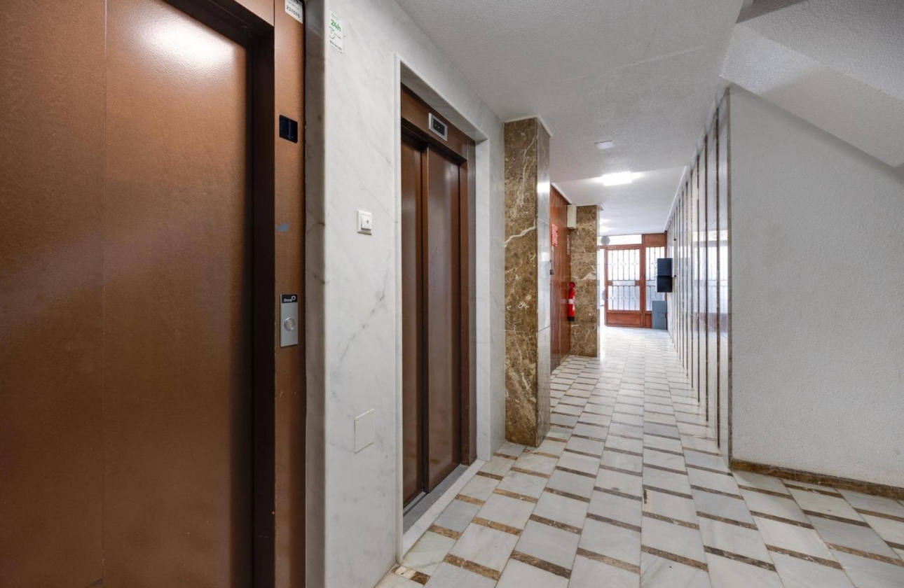 Wiederverkauf - Wohnung - Torrevieja - Playa de los Náufragos