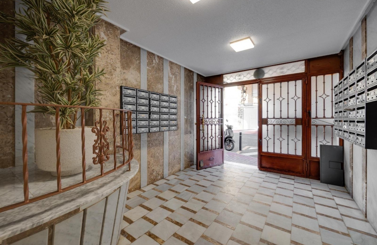 Wiederverkauf - Wohnung - Torrevieja - Playa de los Náufragos