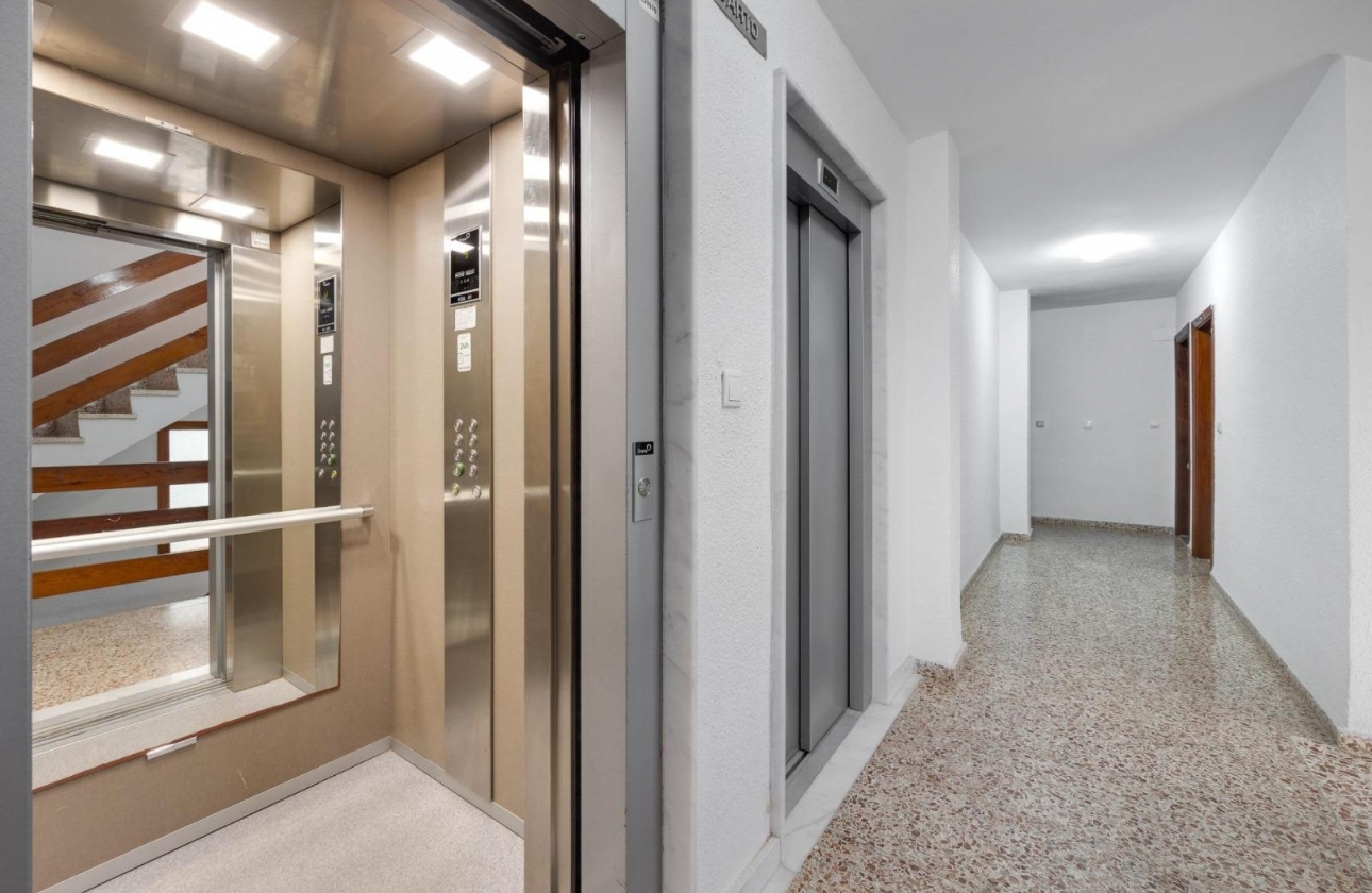 Wiederverkauf - Wohnung - Torrevieja - Playa de los Náufragos