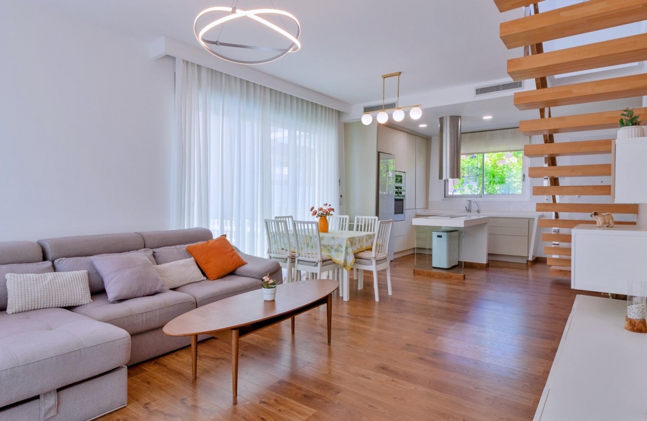 Wiederverkauf - Villa - Pilar de la Horadada - Pueblo Latino