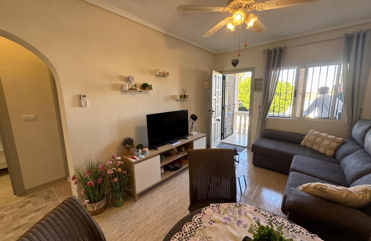 Resale - Bungalow - Orihuela Costa - La Florida