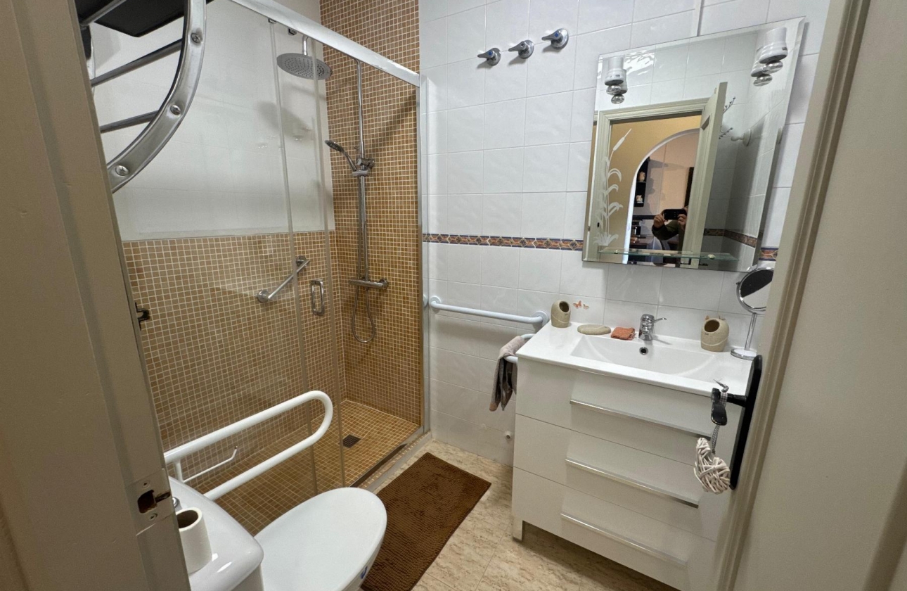 Resale - Bungalow - Orihuela Costa - La Florida