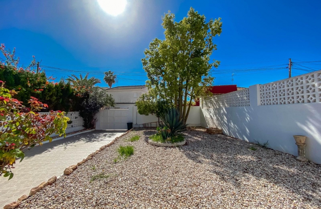Revente - Villa - Torrevieja - Aguas Nuevas