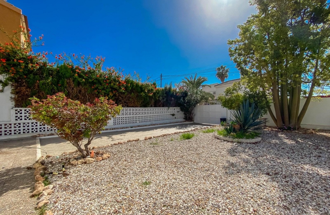 Revente - Villa - Torrevieja - Aguas Nuevas