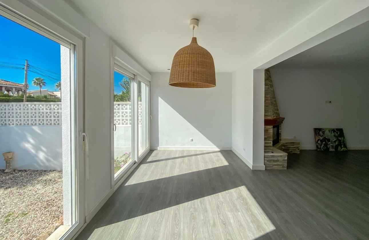 Revente - Villa - Torrevieja - Aguas Nuevas