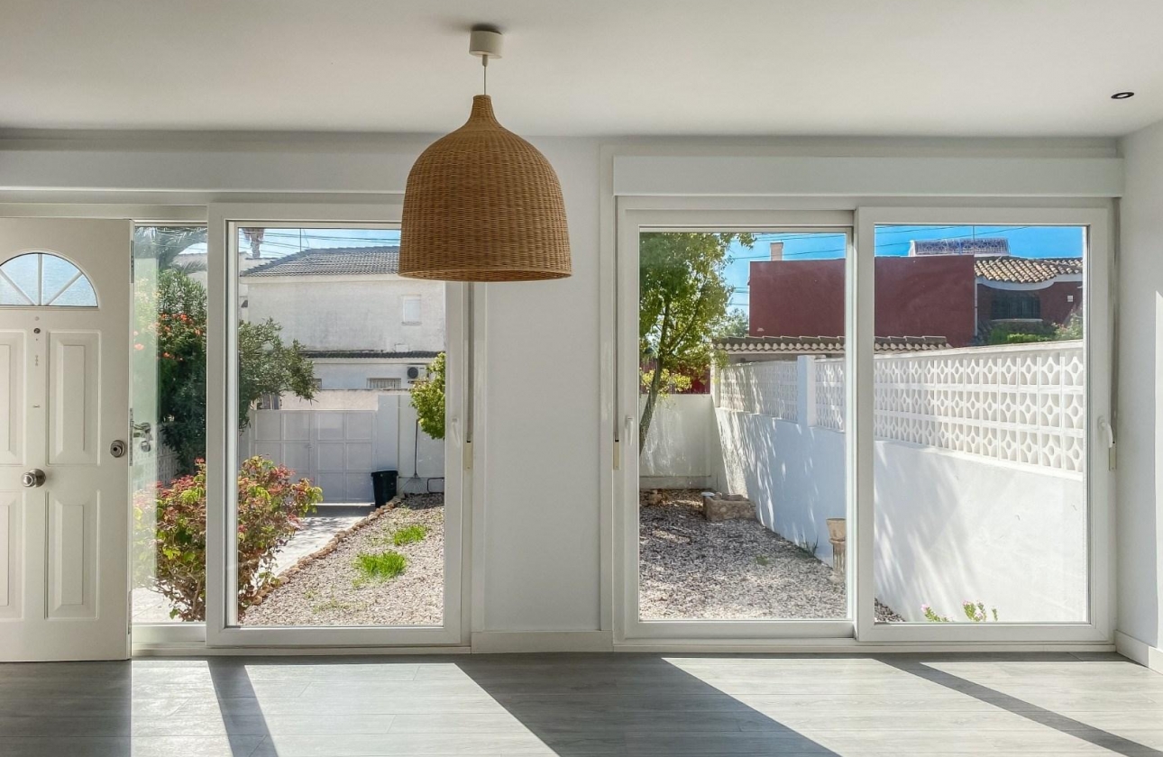 Revente - Villa - Torrevieja - Aguas Nuevas