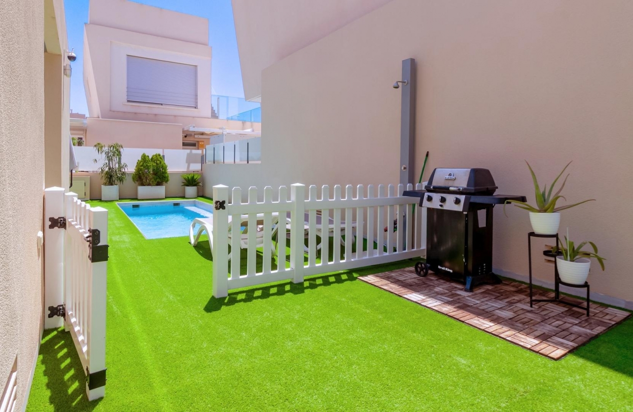 Revente - Villa - Pilar de la Horadada - Pueblo Latino