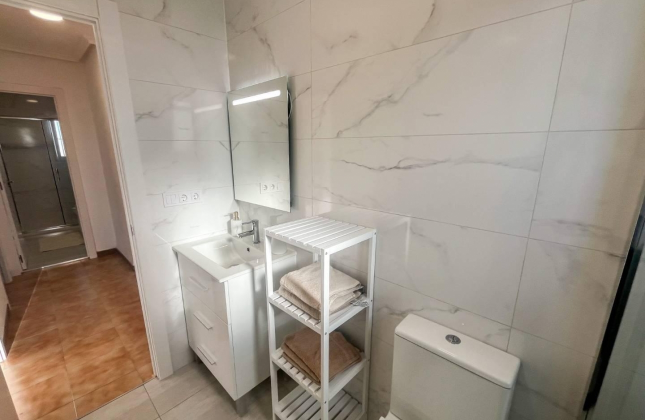 Resale - Apartment - Torrevieja - Punta Prima